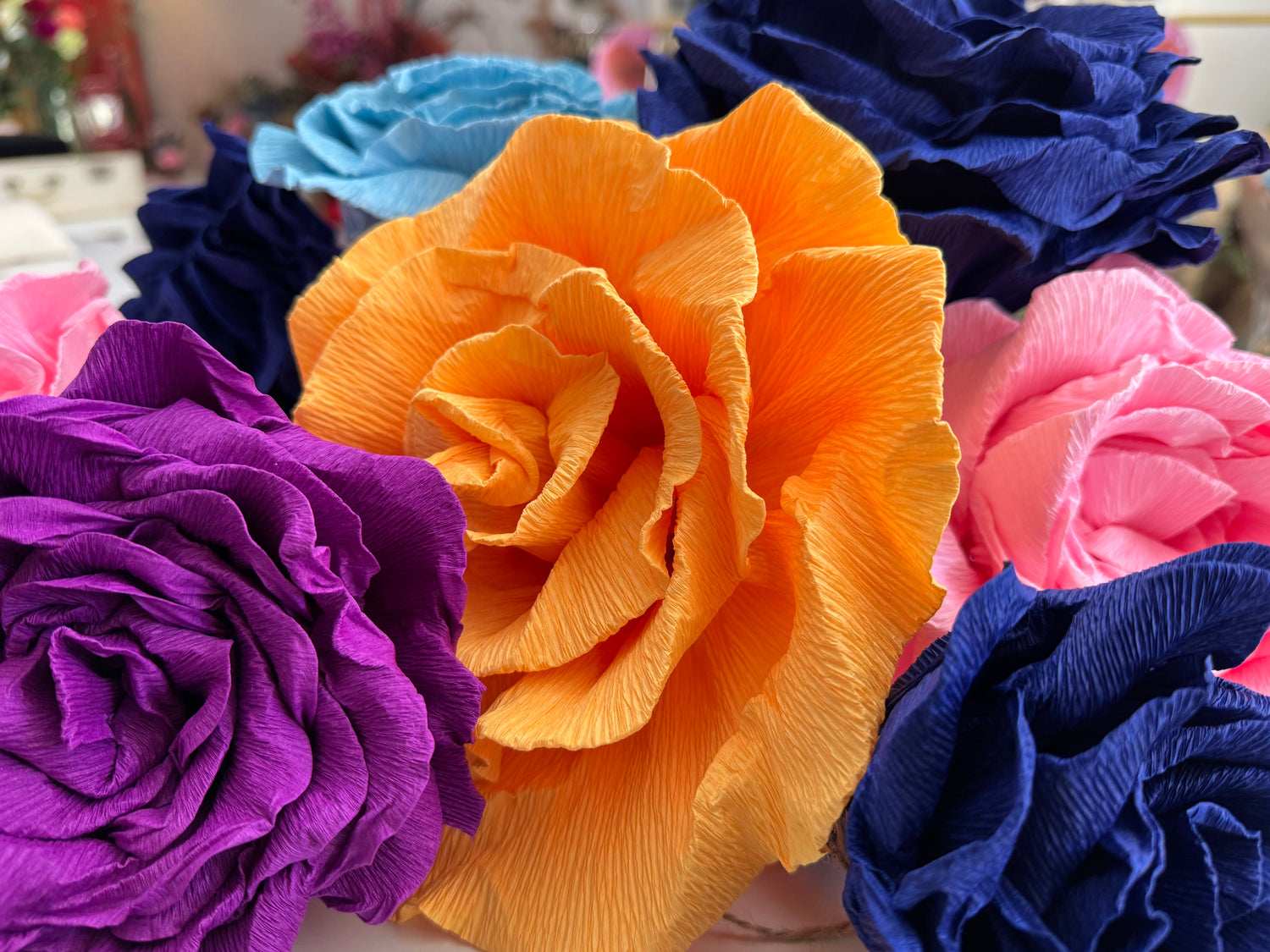 💐 Des fleurs faites à la main par des femmes, pour les femmes ! 💐